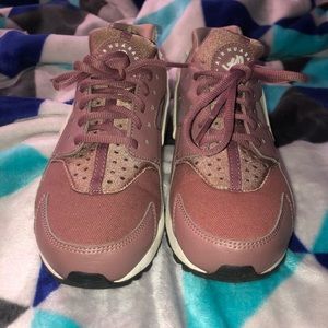 Mauve Nike Air Huarache Sneakers